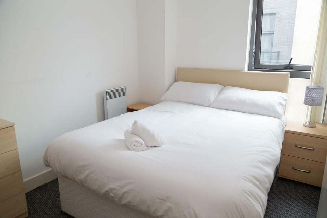 Serviced Apartment In Liverpool City Centre - Free Parking - Balcony - By Happy Days Kültér fotó