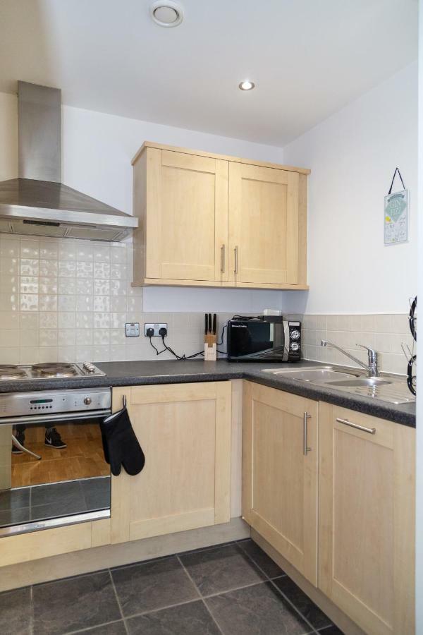 Serviced Apartment In Liverpool City Centre - Free Parking - Balcony - By Happy Days Kültér fotó