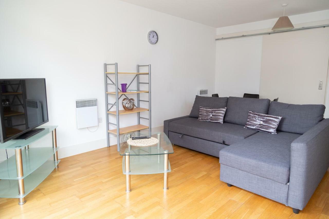 Serviced Apartment In Liverpool City Centre - Free Parking - Balcony - By Happy Days Kültér fotó