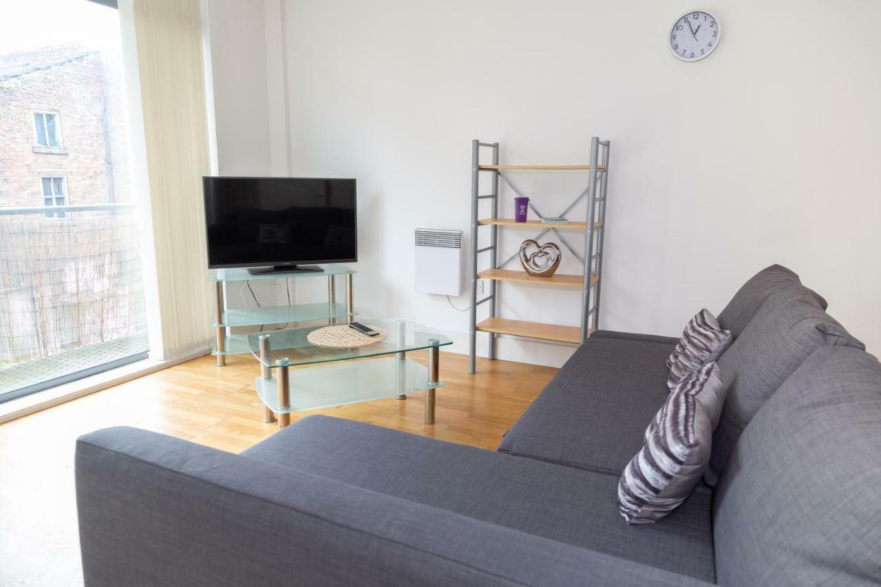 Serviced Apartment In Liverpool City Centre - Free Parking - Balcony - By Happy Days Kültér fotó